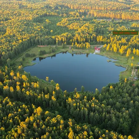 Lakefront 10 Min Walk From Baltic Sea בית נופש